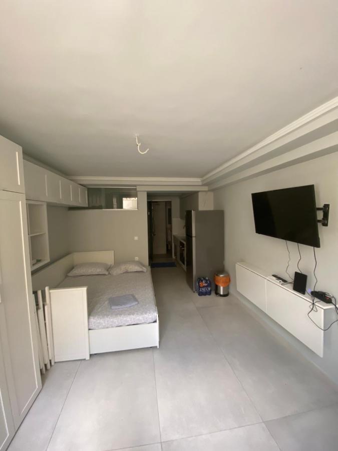 Minimalist Studio Behind Hilton Hotel Athén Kültér fotó
