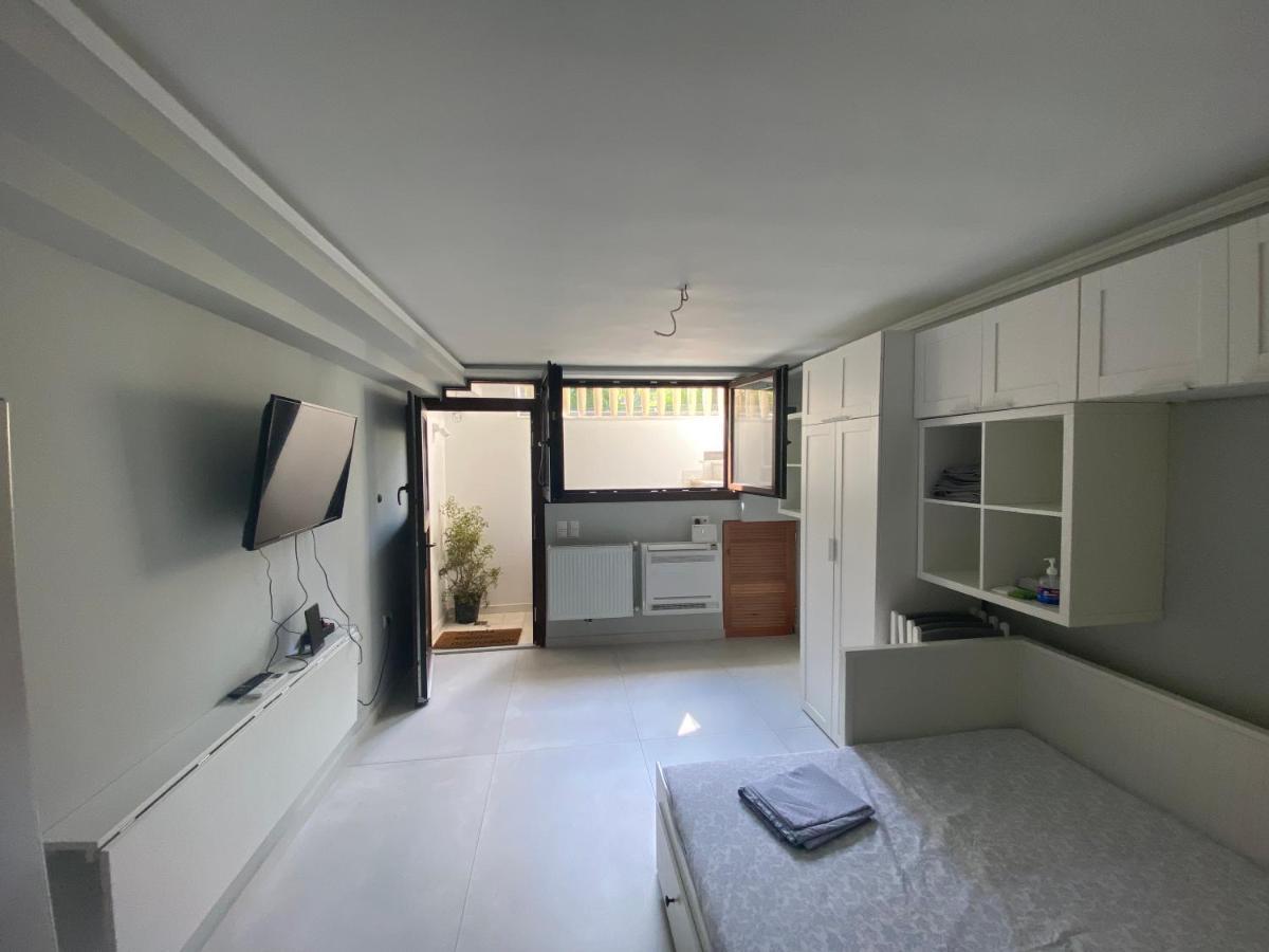 Minimalist Studio Behind Hilton Hotel Athén Kültér fotó